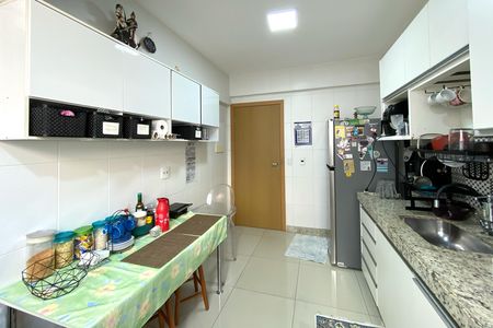 Apartamento à venda com 190m², 4 quartos e 3 vagas Apartamento à venda com 190m², 4 quartos e 3 vagasCozinha