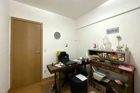 Apartamento à venda com 190m², 4 quartos e 3 vagas Apartamento à venda com 190m², 4 quartos e 3 vagasQuarto 2