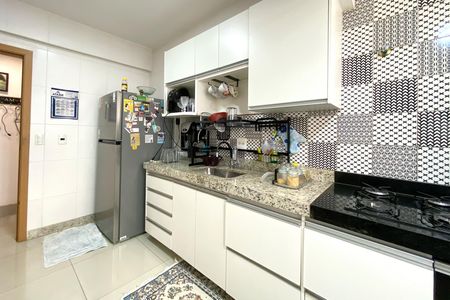 Apartamento à venda com 190m², 4 quartos e 3 vagas Apartamento à venda com 190m², 4 quartos e 3 vagasCozinha