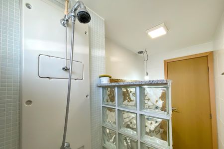 Apartamento à venda com 190m², 4 quartos e 3 vagas Apartamento à venda com 190m², 4 quartos e 3 vagasBanheiro da Suíte 1