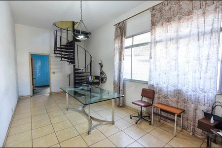 Sala de casa para alugar com 5 quartos, 241m² em Vasco da Gama, Rio de Janeiro