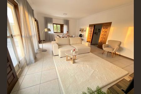 Sala de casa para alugar com 3 quartos, 150m² em Cascadura, Rio de Janeiro