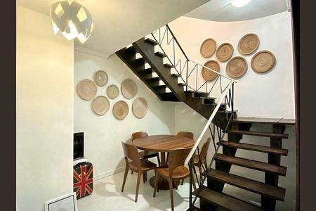 Casa para alugar com 150m², 3 quartos e sem vaga Casa para alugar com 150m², 3 quartos e sem vagaEscada