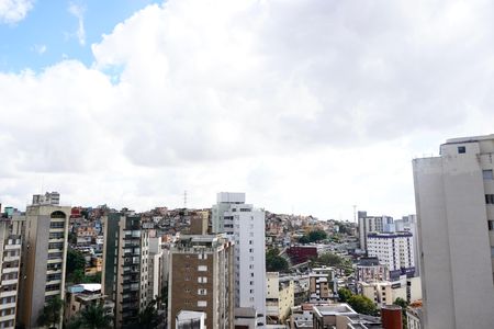 Apartamento para alugar com 70m², 2 quartos e 2 vagas Apartamento para alugar com 70m², 2 quartos e 2 vagasVaranda da sala