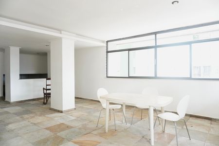Apartamento para alugar com 70m², 2 quartos e 2 vagas Apartamento para alugar com 70m², 2 quartos e 2 vagasÁrea comum - Salão de festas