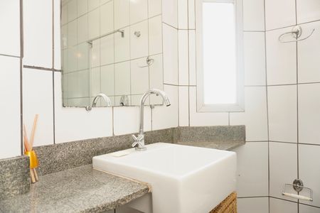 Apartamento para alugar com 70m², 2 quartos e 2 vagas Apartamento para alugar com 70m², 2 quartos e 2 vagasBanheiro da Suíte