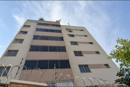 Apartamento à venda com 85m², 4 quartos e 2 vagasFachada