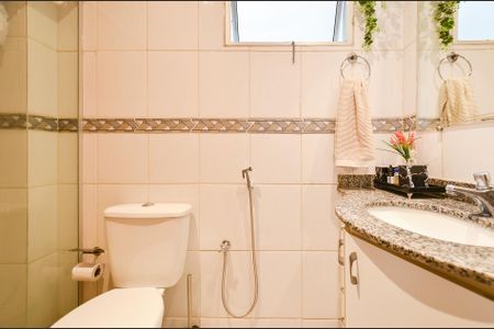 Apartamento à venda com 85m², 4 quartos e 2 vagasBanheiro Social