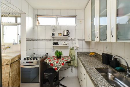 Apartamento à venda com 85m², 4 quartos e 2 vagasCozinha
