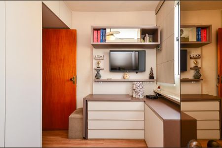 Apartamento à venda com 85m², 4 quartos e 2 vagasQuarto 2