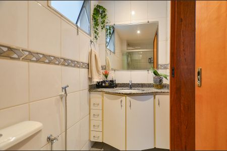 Apartamento à venda com 85m², 4 quartos e 2 vagasBanheiro Social