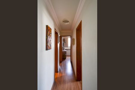 Corredor de apartamento à venda com 4 quartos, 85m² em Sagrada Família, Belo Horizonte