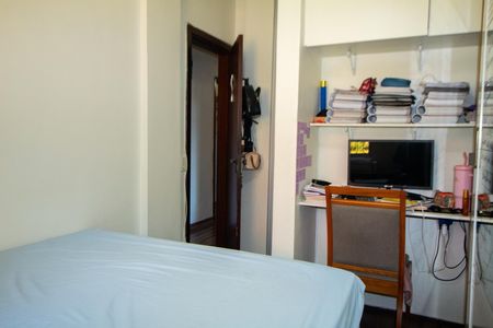 Apartamento à venda com 94m², 3 quartos e 1 vaga Apartamento à venda com 94m², 3 quartos e 1 vagaQuarto 02