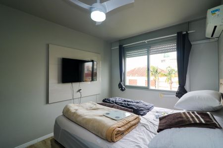 Quarto 1 de apartamento à venda com 2 quartos, 60m² em Menino Deus, Porto Alegre