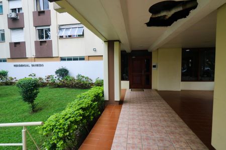 Apartamento à venda com 60m², 2 quartos e 2 vagasFachada e portaria