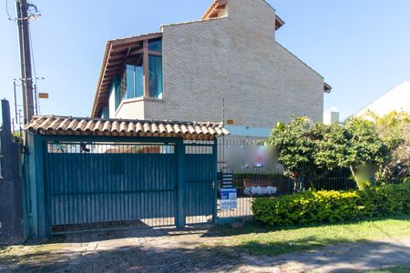 Casa de condomínio para alugar com 156m², 3 quartos e 1 vaga Casa de condomínio para alugar com 156m², 3 quartos e 1 vagaFachada