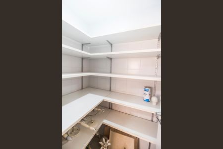 Apartamento à venda com 94m², 2 quartos e 2 vagas Apartamento à venda com 94m², 2 quartos e 2 vagasDespensa