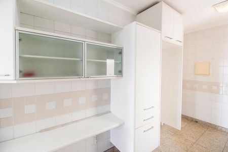 Cozinha de apartamento à venda com 2 quartos, 94m² em Alphaville Industrial, Barueri