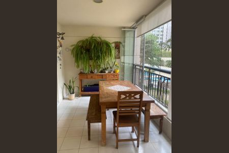 Apartamento à venda com 107m², 3 quartos e 3 vagasVaranda