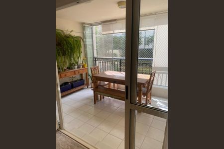 Apartamento à venda com 107m², 3 quartos e 3 vagasVaranda