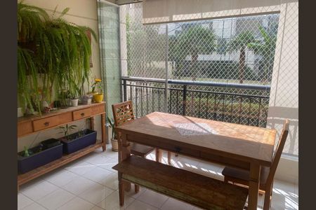 Apartamento à venda com 107m², 3 quartos e 3 vagasVaranda