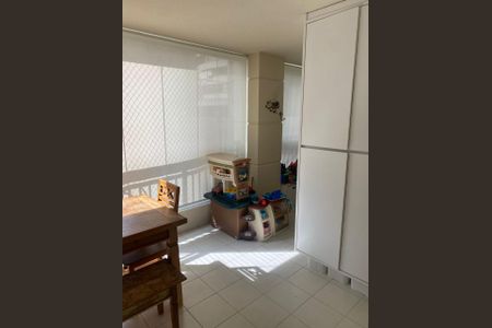 Apartamento à venda com 107m², 3 quartos e 3 vagasVaranda