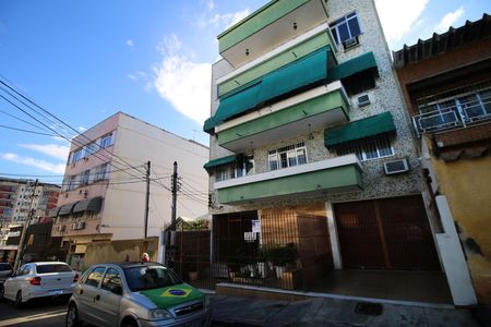 Apartamento à venda com 80m², 2 quartos e 1 vagaFachada d