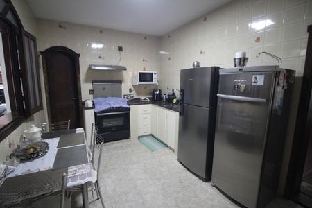 Casa à venda com 360m², 6 quartos e 6 vagasCozinha