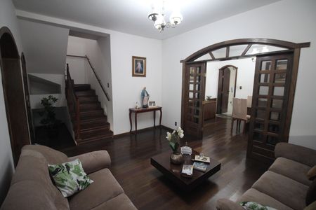 Sala de casa à venda com 6 quartos, 360m² em Camargos, Belo Horizonte