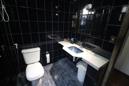 Casa à venda com 360m², 6 quartos e 6 vagasBanheiro 2