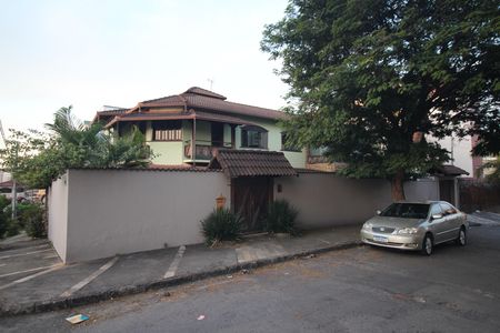 Casa à venda com 360m², 6 quartos e 6 vagasFachada