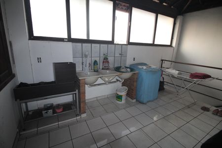 Casa à venda com 360m², 6 quartos e 6 vagasÁrea de Serviço 2