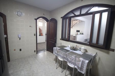 Casa à venda com 360m², 6 quartos e 6 vagasCozinha