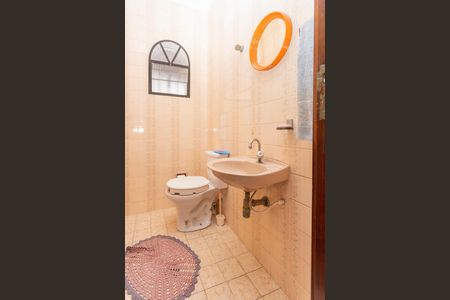 Casa à venda com 202m², 4 quartos e 3 vagasBanheiro 2