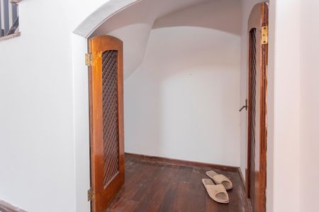 Casa à venda com 202m², 4 quartos e 3 vagasAdega