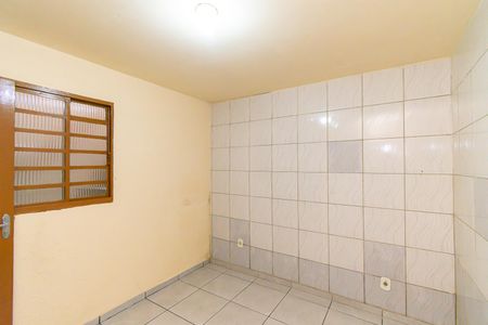 Quarto 1 de casa para alugar com 2 quartos, 40m² em Jardim Nice, São Paulo
