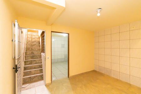 Sala de casa para alugar com 2 quartos, 40m² em Jardim Nice, São Paulo