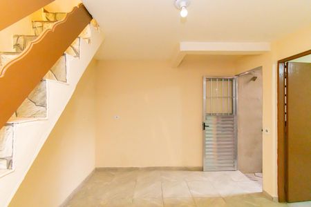 Sala de casa para alugar com 2 quartos, 40m² em Jardim Nice, São Paulo