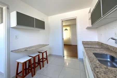 Apartamento para alugar com 160m², 4 quartos e 2 vagas Apartamento para alugar com 160m², 4 quartos e 2 vagasCozinha
