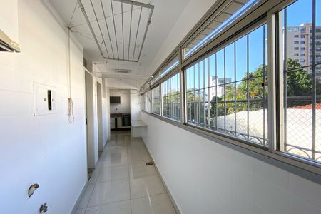 Apartamento para alugar com 160m², 4 quartos e 2 vagas Apartamento para alugar com 160m², 4 quartos e 2 vagasÁrea de Serviço