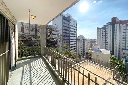 Apartamento para alugar com 160m², 4 quartos e 2 vagas Apartamento para alugar com 160m², 4 quartos e 2 vagasVaranda da Suite
