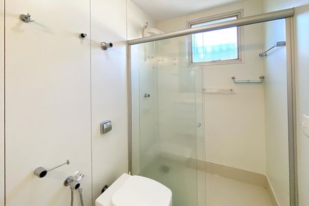 Apartamento para alugar com 160m², 4 quartos e 2 vagas Apartamento para alugar com 160m², 4 quartos e 2 vagasBanheiro da Suíte