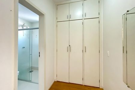 Apartamento para alugar com 160m², 4 quartos e 2 vagas Apartamento para alugar com 160m², 4 quartos e 2 vagasCloset da suíte