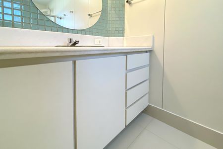 Apartamento para alugar com 160m², 4 quartos e 2 vagas Apartamento para alugar com 160m², 4 quartos e 2 vagasBanheiro da Suíte