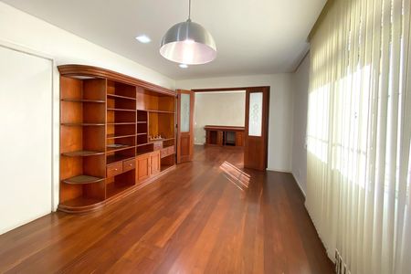Apartamento para alugar com 160m², 4 quartos e 2 vagas Apartamento para alugar com 160m², 4 quartos e 2 vagasSala 2