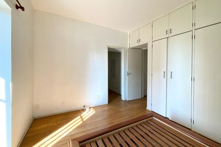 Apartamento para alugar com 160m², 4 quartos e 2 vagas Apartamento para alugar com 160m², 4 quartos e 2 vagasSuite