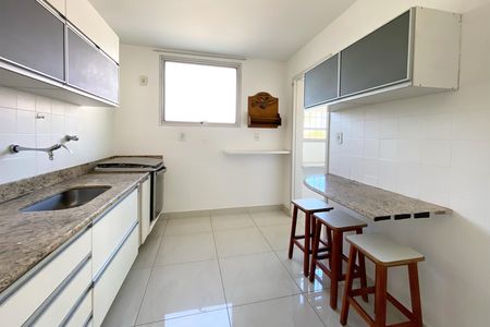 Apartamento para alugar com 160m², 4 quartos e 2 vagas Apartamento para alugar com 160m², 4 quartos e 2 vagasCozinha