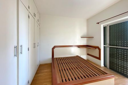Apartamento para alugar com 160m², 4 quartos e 2 vagas Apartamento para alugar com 160m², 4 quartos e 2 vagasSuite