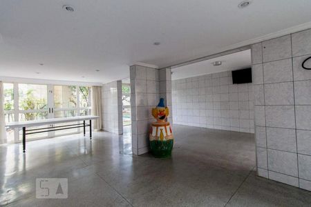 Apartamento para alugar com 60m², 2 quartos e 1 vaga Apartamento para alugar com 60m², 2 quartos e 1 vagaÁrea comum - Salão de festas