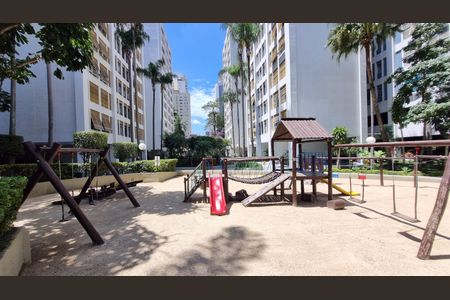 Apartamento à venda com 75m², 2 quartos e 1 vaga Apartamento à venda com 75m², 2 quartos e 1 vagaÁrea comum - Playground